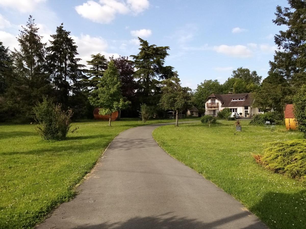 Havre De Paix Au Bords De L'Eure - Divers Hebergements Garennes-sur-Eure Ngoại thất bức ảnh