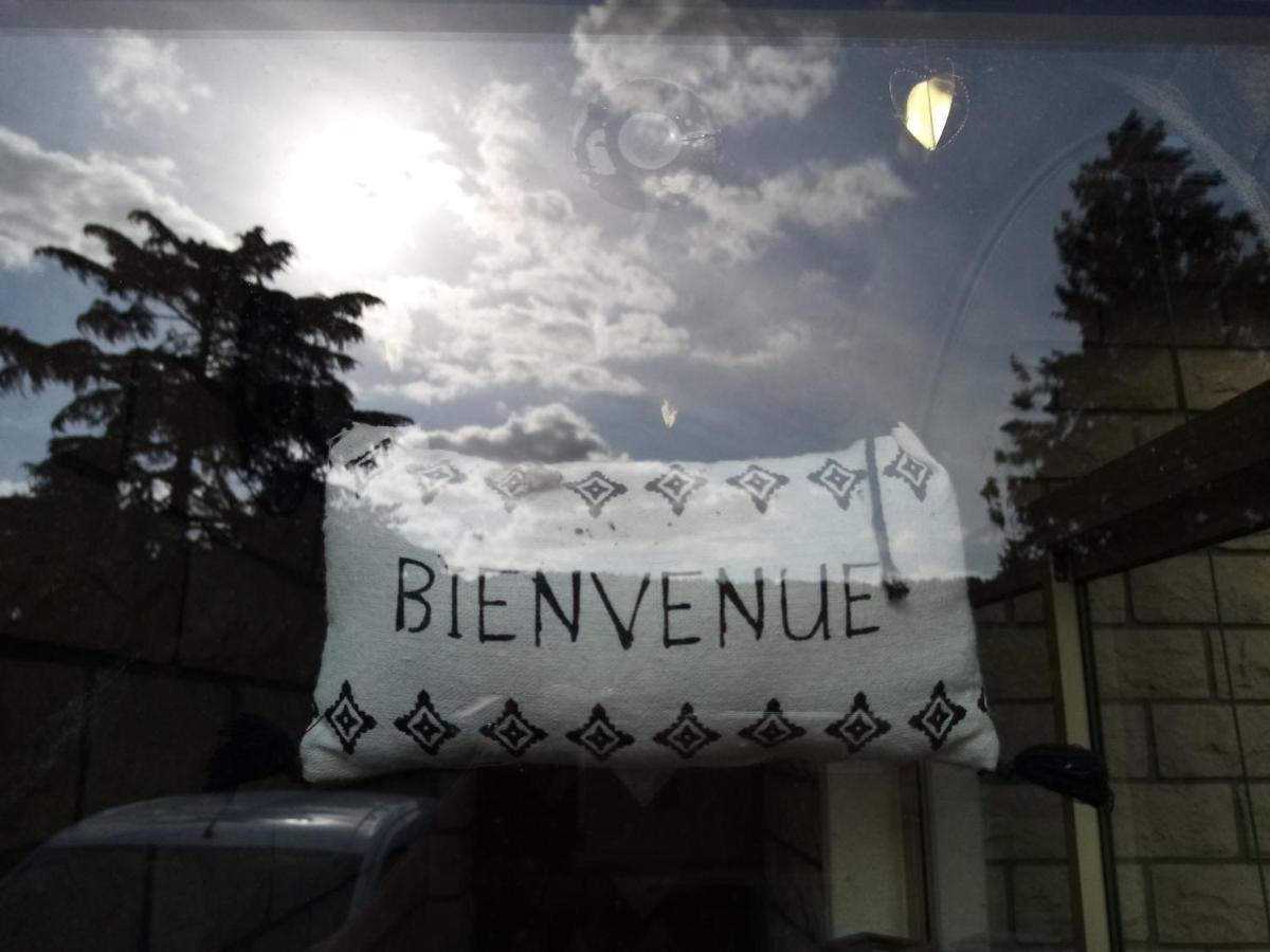 Havre De Paix Au Bords De L'Eure - Divers Hebergements Garennes-sur-Eure Ngoại thất bức ảnh