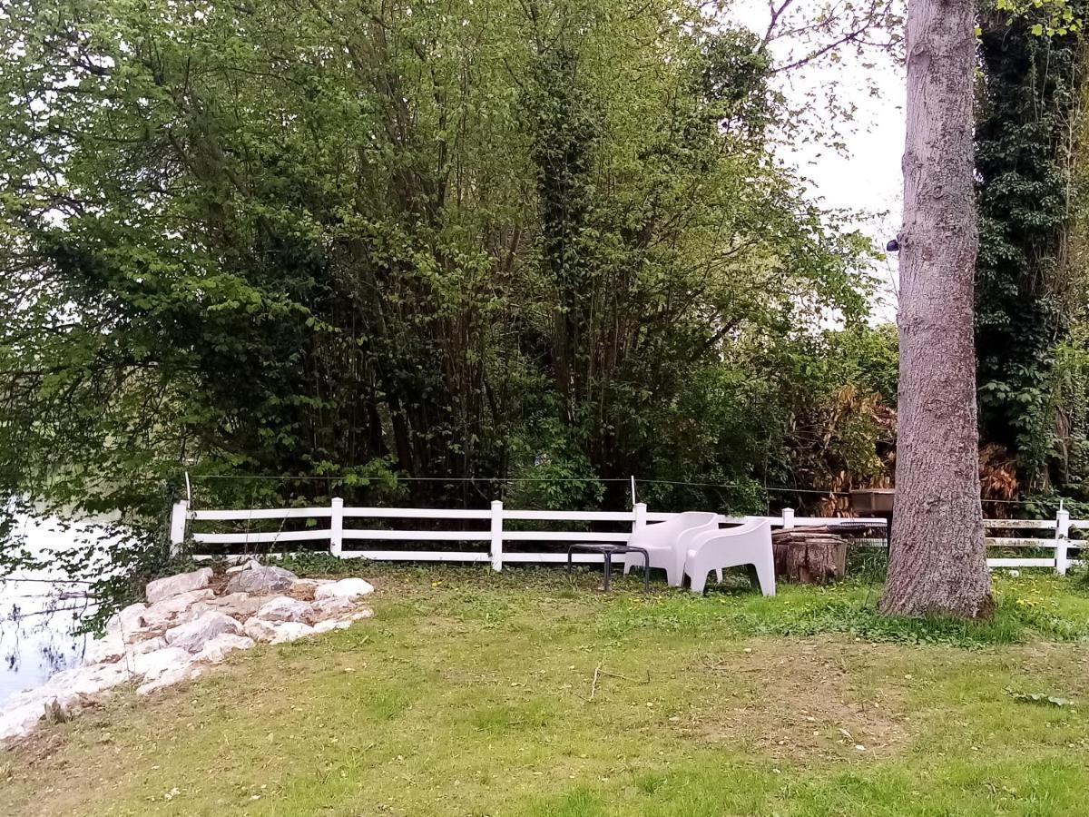 Havre De Paix Au Bords De L'Eure - Divers Hebergements Garennes-sur-Eure Ngoại thất bức ảnh