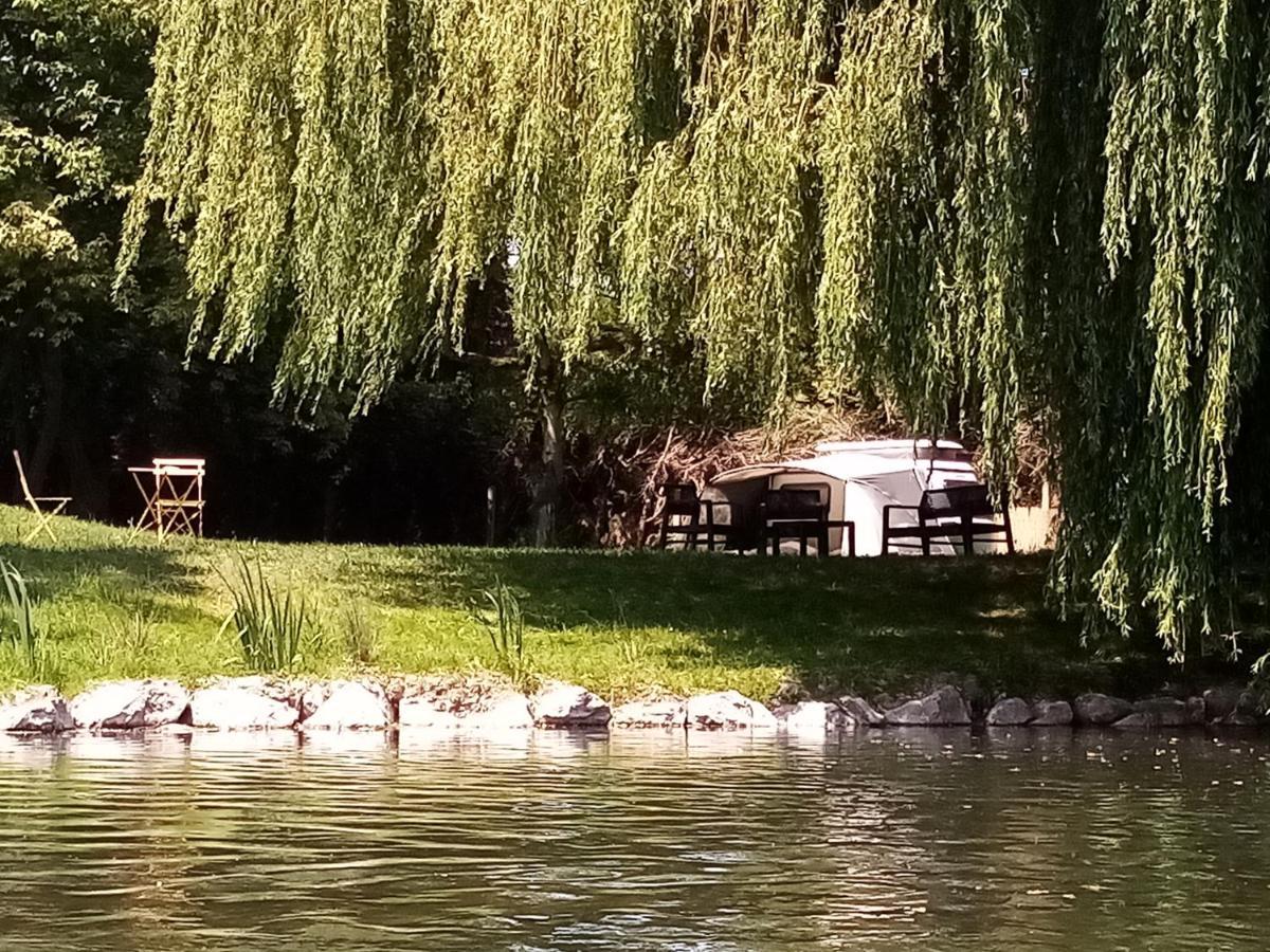 Havre De Paix Au Bords De L'Eure - Divers Hebergements Garennes-sur-Eure Ngoại thất bức ảnh
