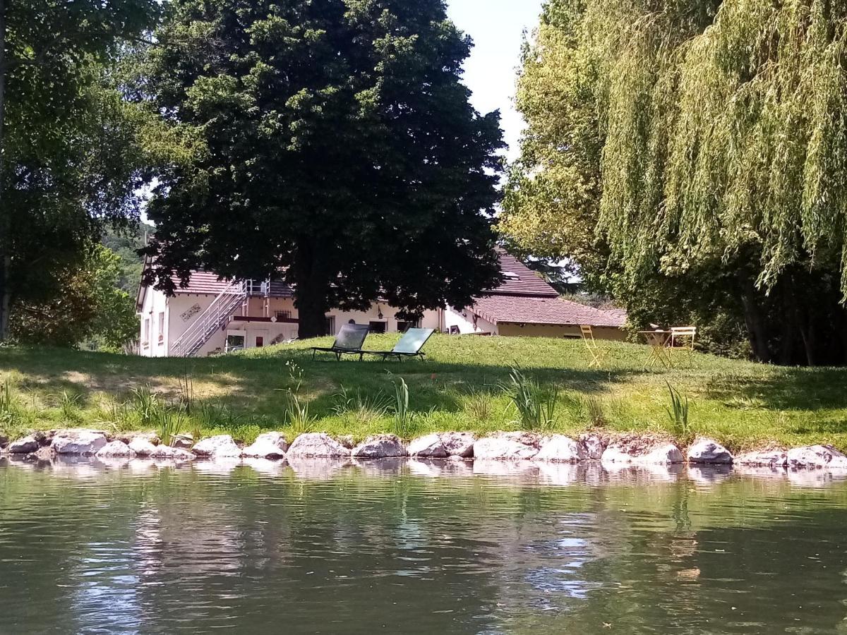 Havre De Paix Au Bords De L'Eure - Divers Hebergements Garennes-sur-Eure Ngoại thất bức ảnh